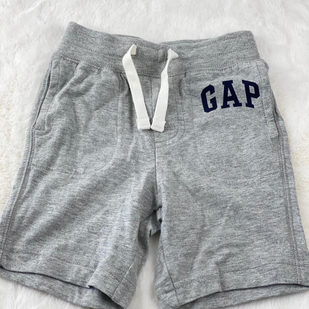 (NWT) baby Gap Cotton pull up shorts.